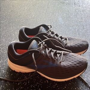 Brooks Ravenna 9  Men size 10.5 Men's Dark Navy running shoes